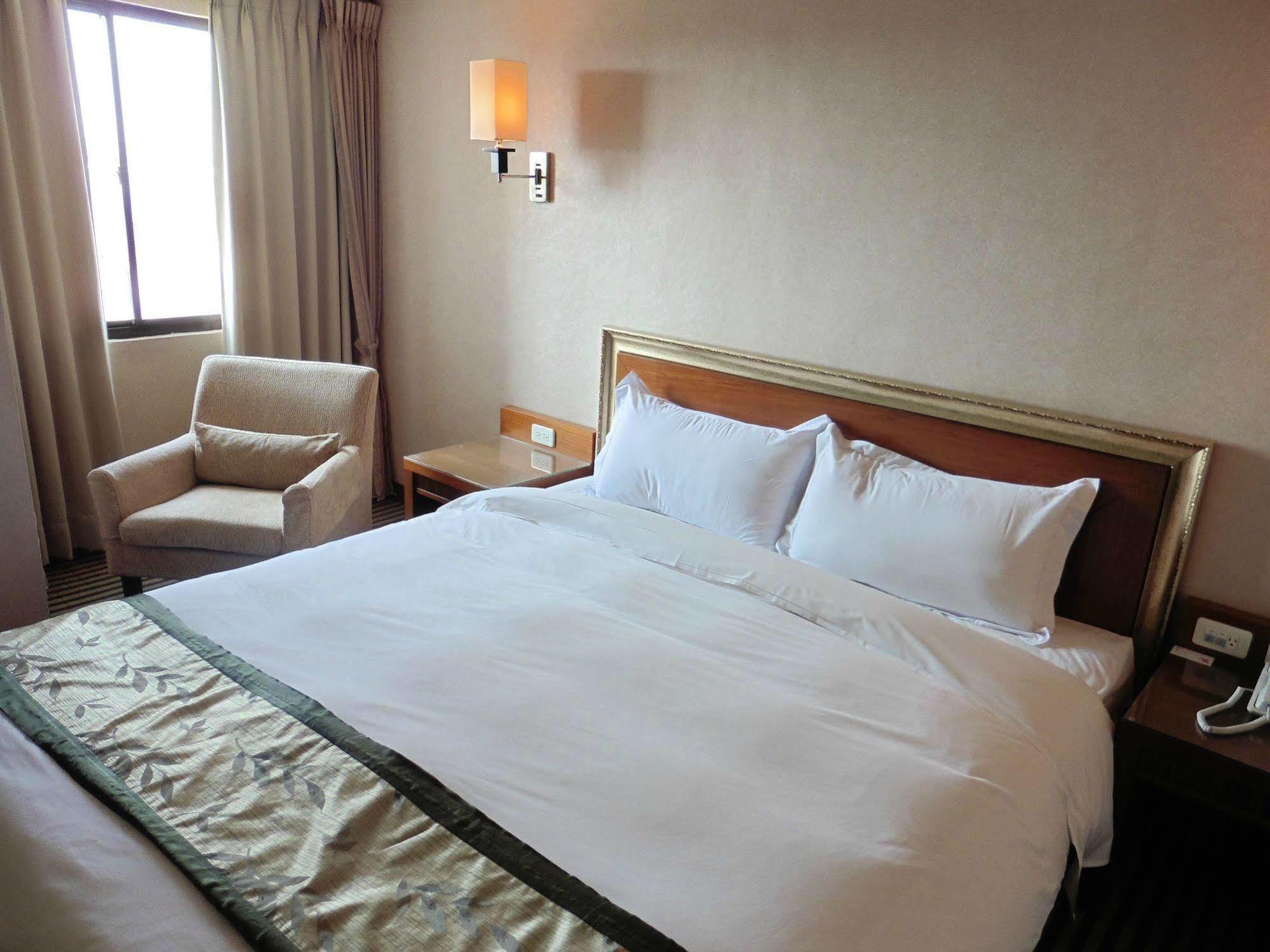 Tapeng Bay Holiday Hotel Donggang Exterior foto